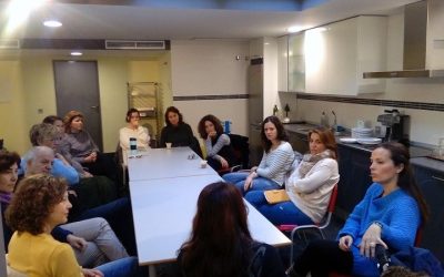 Padres, madres, educación… y una taza de chocolate