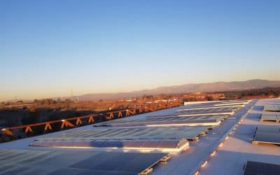 Escuela IDEO impulsa la sostenibilidad con energía solar